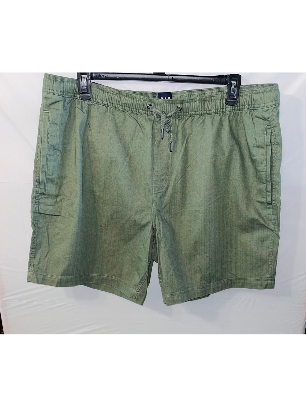 GAP Men's XXL Olive Green Pull-On Shorts